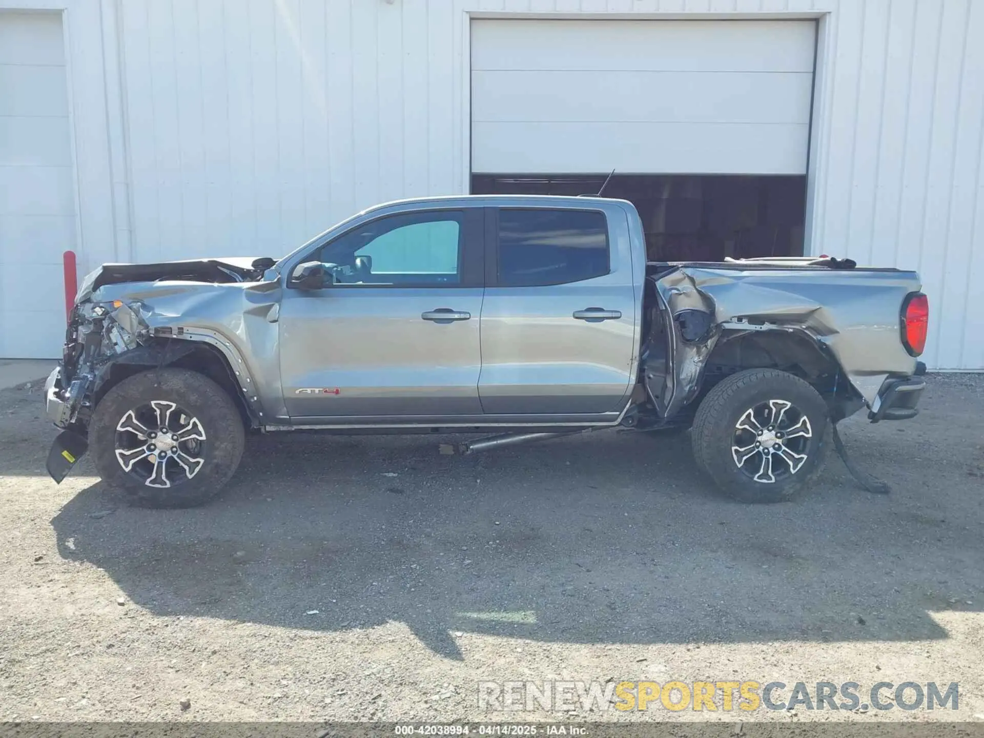 14 Photograph of a damaged car 1GTP6DEK2R1294071 GMC CANYON 2024