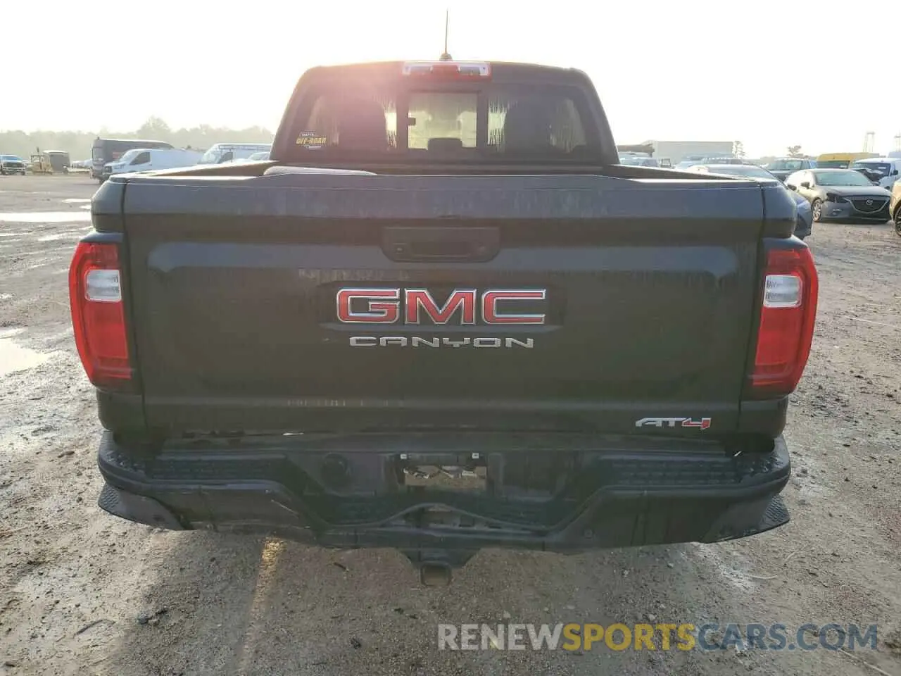 6 Photograph of a damaged car 1GTP6DEK5R1109902 GMC CANYON 2024