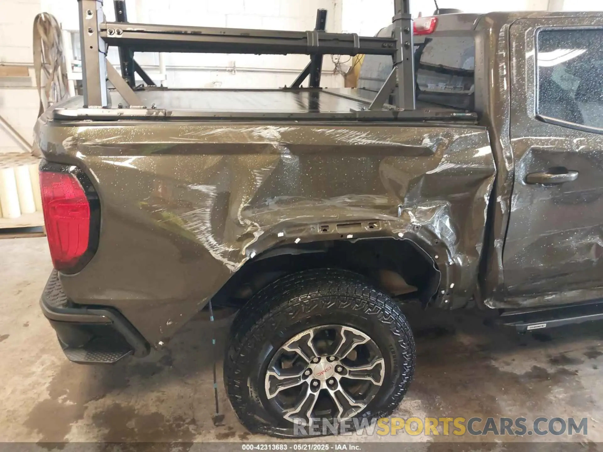 20 Photograph of a damaged car 1GTP6DEK7R1134722 GMC CANYON 2024