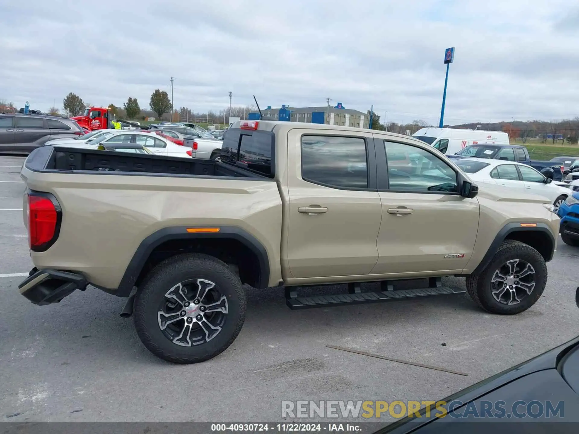 14 Photograph of a damaged car 1GTP6DEK8R1179023 GMC CANYON 2024