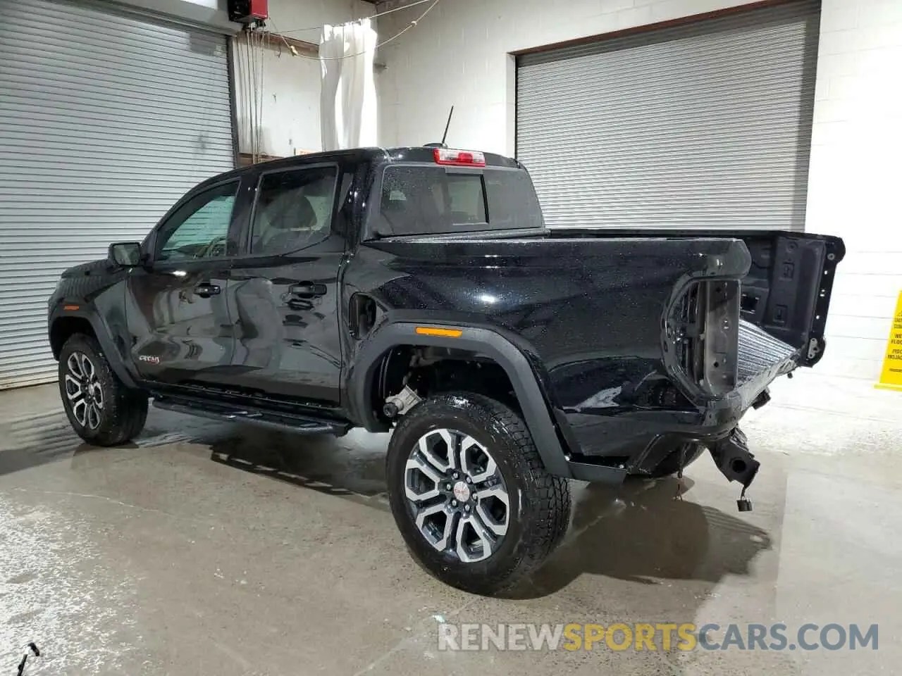 2 Photograph of a damaged car 1GTP6DEK8R1253511 GMC CANYON 2024
