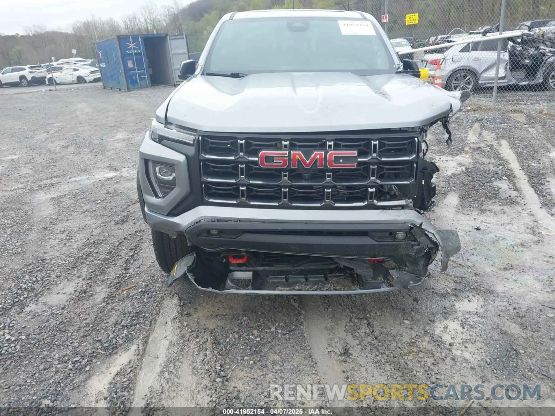 17 Photograph of a damaged car 1GTP6DEKXR1143138 GMC CANYON 2024