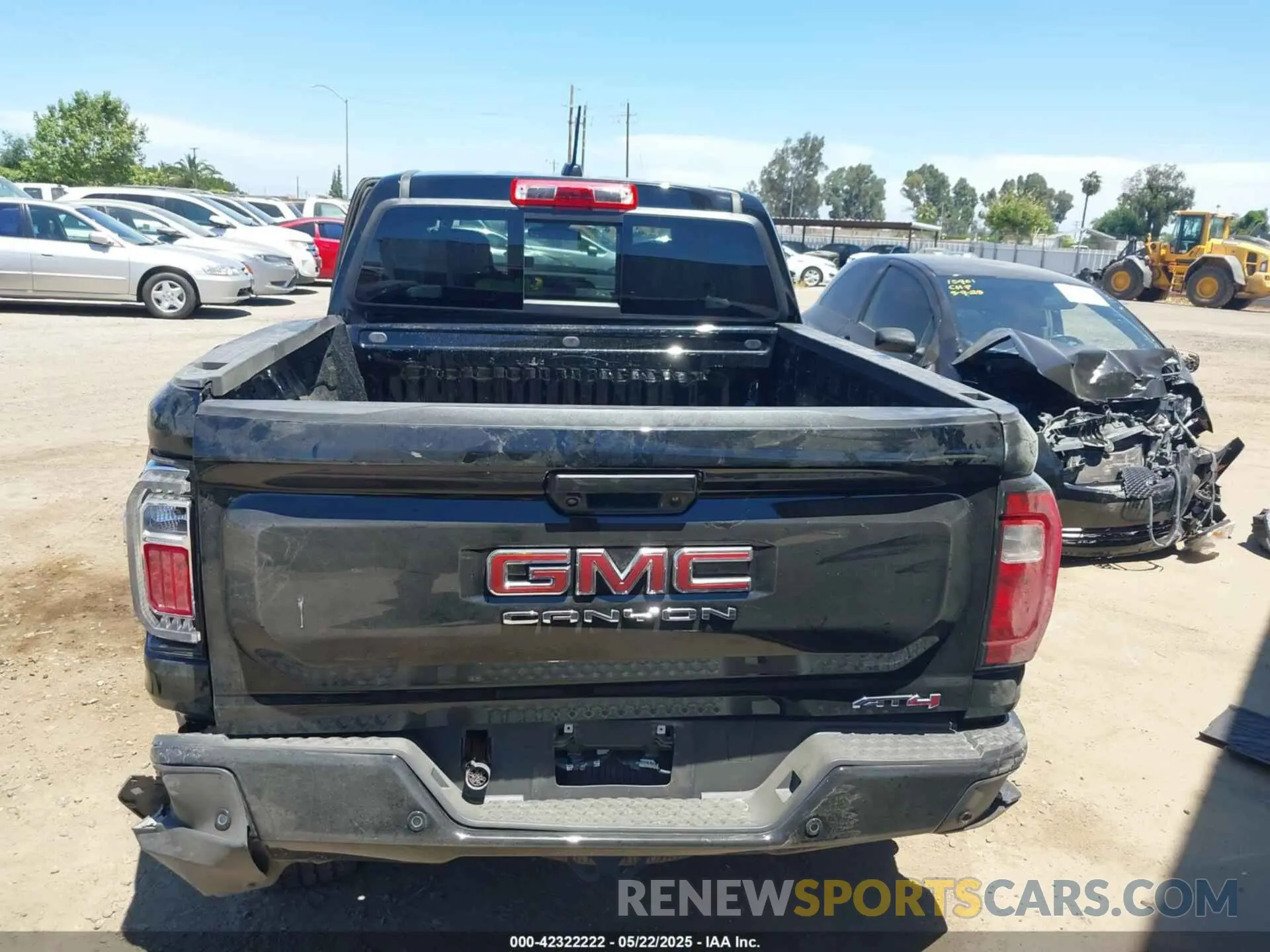 16 Photograph of a damaged car 1GTP6DEKXR1155905 GMC CANYON 2024