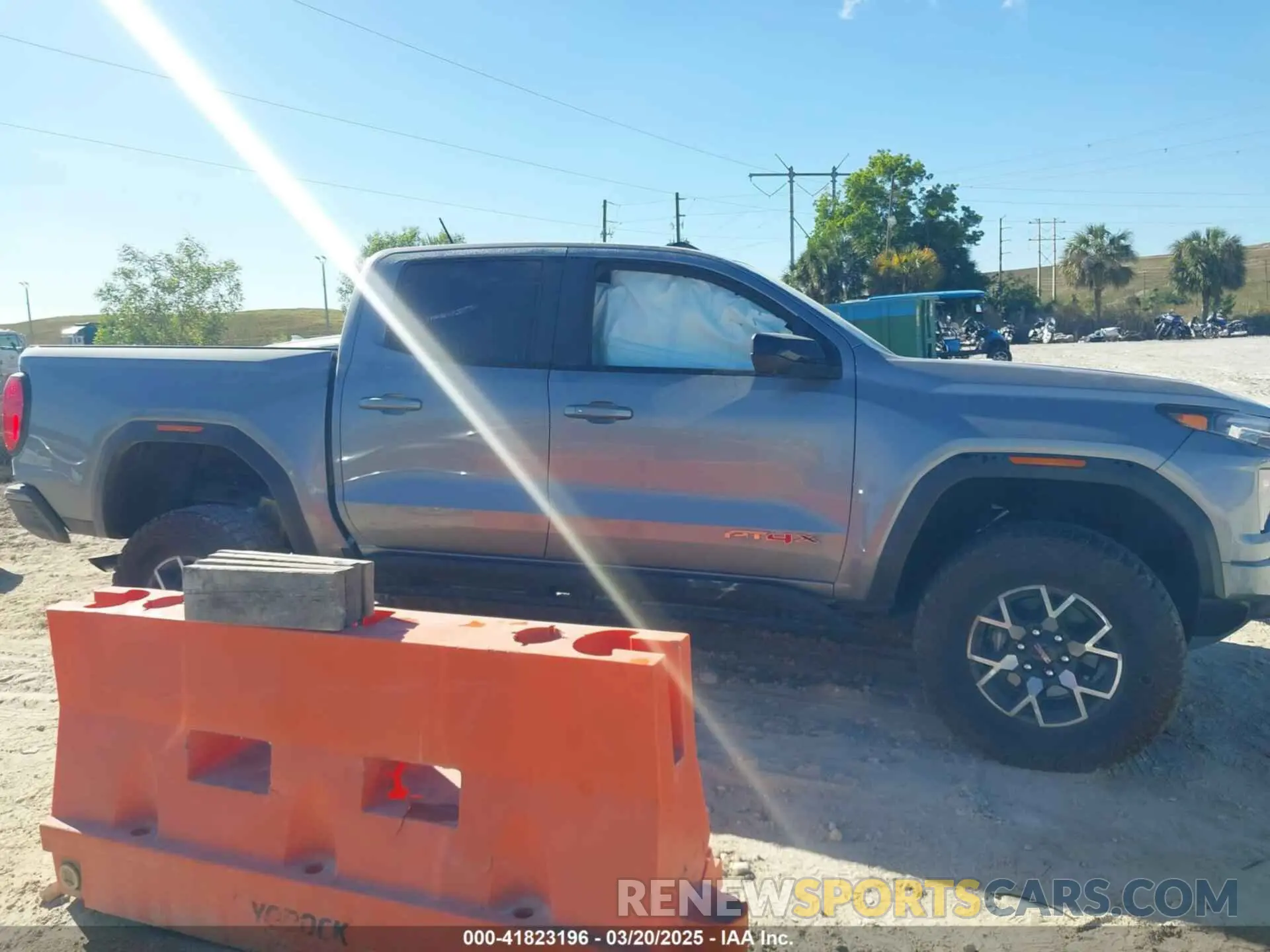 13 Photograph of a damaged car 1GTP6EEK6R1250127 GMC CANYON 2024