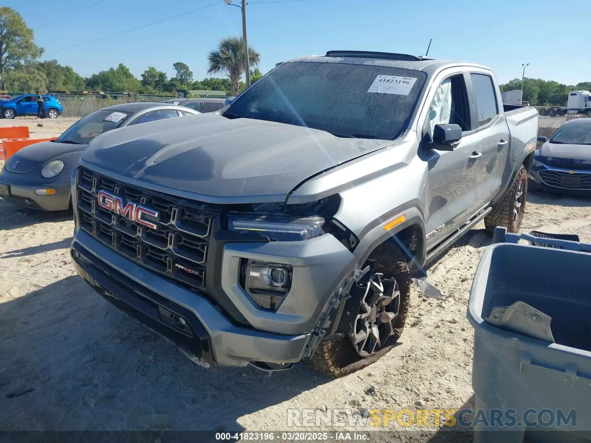 2 Photograph of a damaged car 1GTP6EEK6R1250127 GMC CANYON 2024
