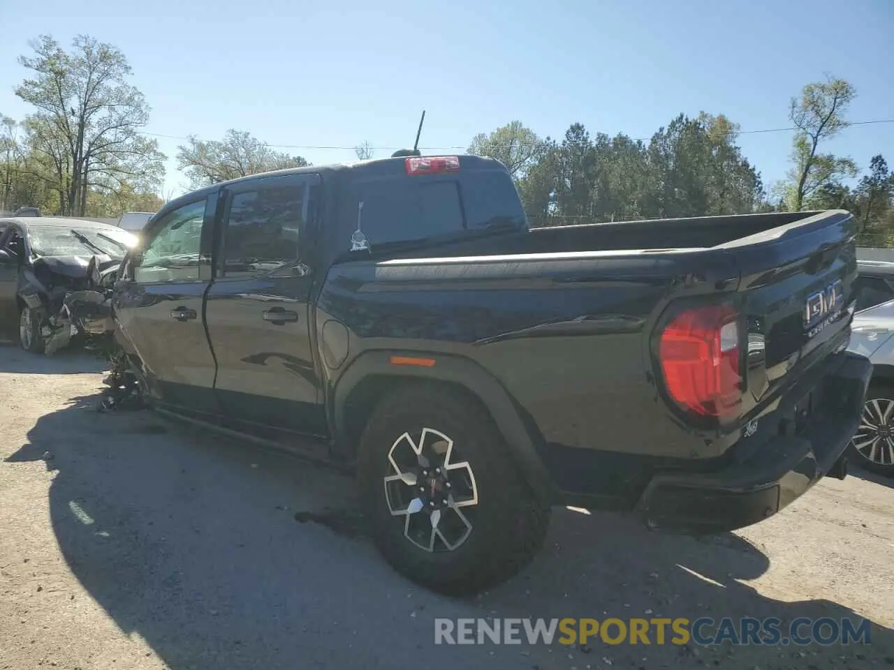 2 Photograph of a damaged car 1GTP6EEK7R1133432 GMC CANYON 2024