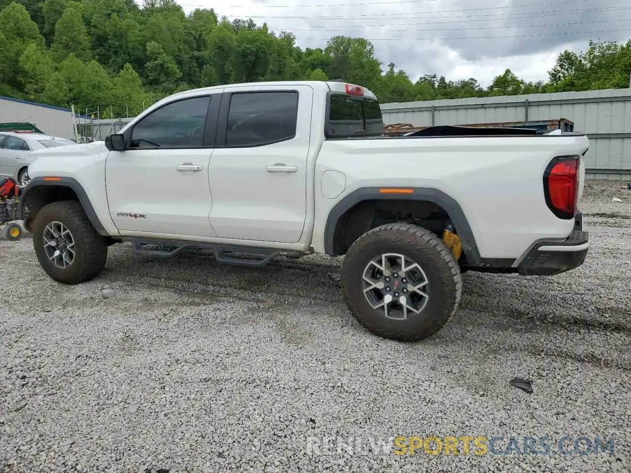 2 Photograph of a damaged car 1GTP6EEK7R1285601 GMC CANYON 2024