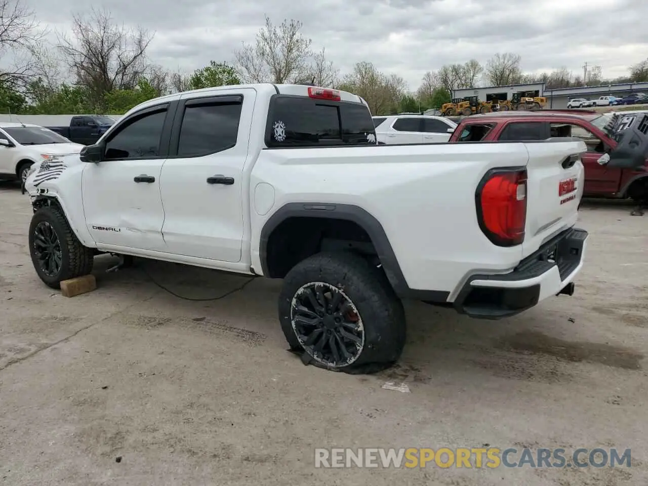 2 Photograph of a damaged car 1GTP6FEK1R1167744 GMC CANYON 2024