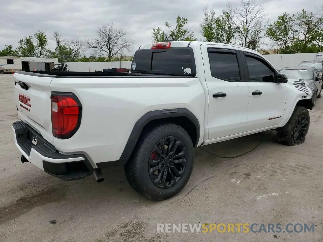 3 Photograph of a damaged car 1GTP6FEK1R1167744 GMC CANYON 2024