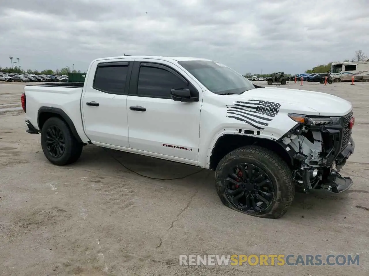 4 Photograph of a damaged car 1GTP6FEK1R1167744 GMC CANYON 2024