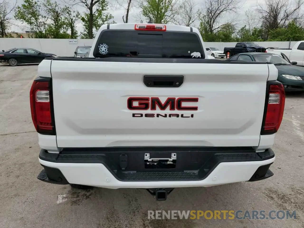 6 Photograph of a damaged car 1GTP6FEK1R1167744 GMC CANYON 2024