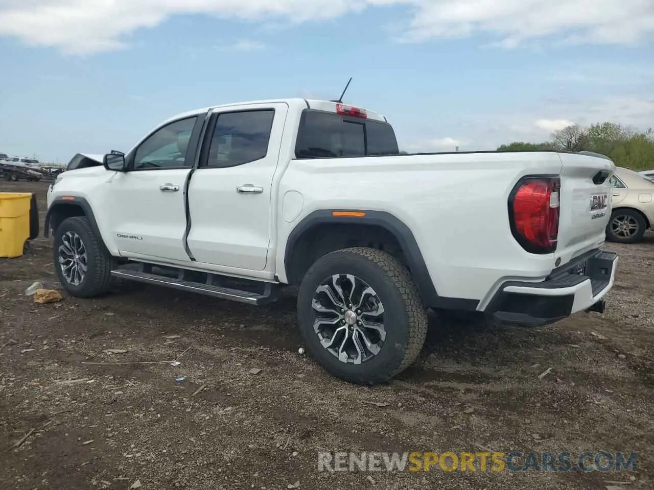 2 Photograph of a damaged car 1GTP6FEK2R1221570 GMC CANYON 2024