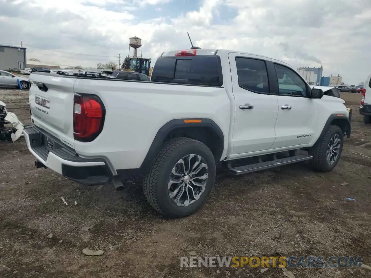 3 Photograph of a damaged car 1GTP6FEK2R1221570 GMC CANYON 2024