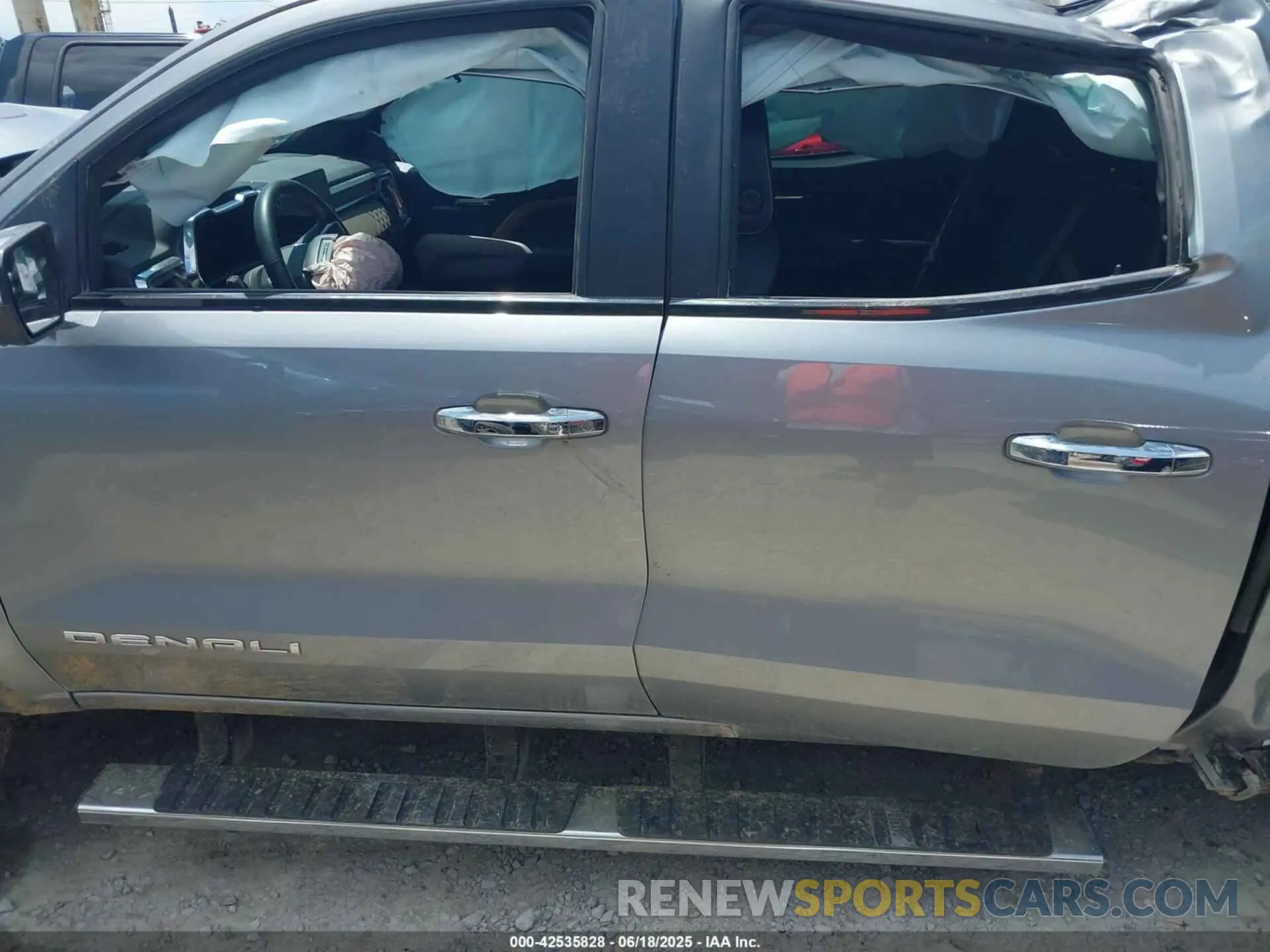 15 Photograph of a damaged car 1GTP6FEK7R1213206 GMC CANYON 2024