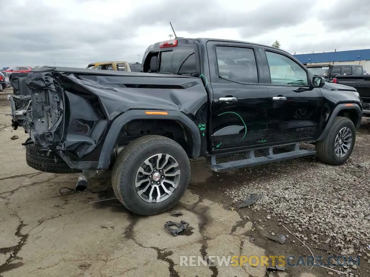 3 Photograph of a damaged car 1GTP6FEK7R1306159 GMC CANYON 2024