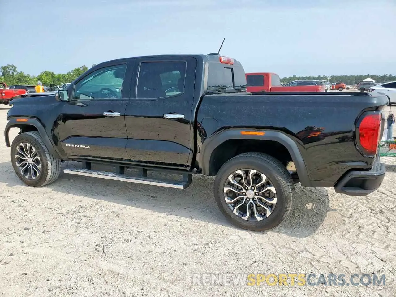 2 Photograph of a damaged car 1GTP6FEK8R1133039 GMC CANYON 2024