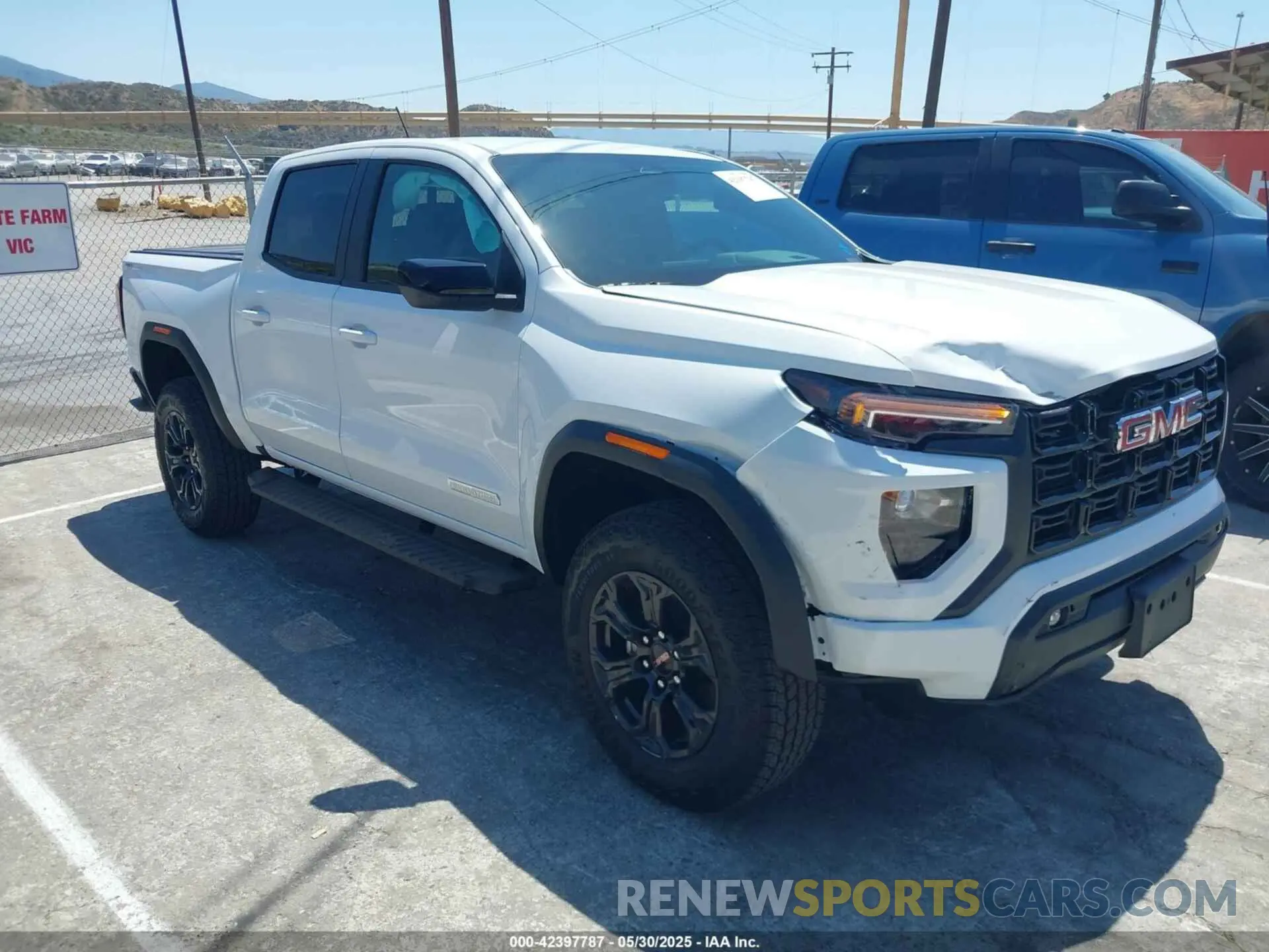 1 Photograph of a damaged car 1GTP2BEK5S1137012 GMC CANYON 2025