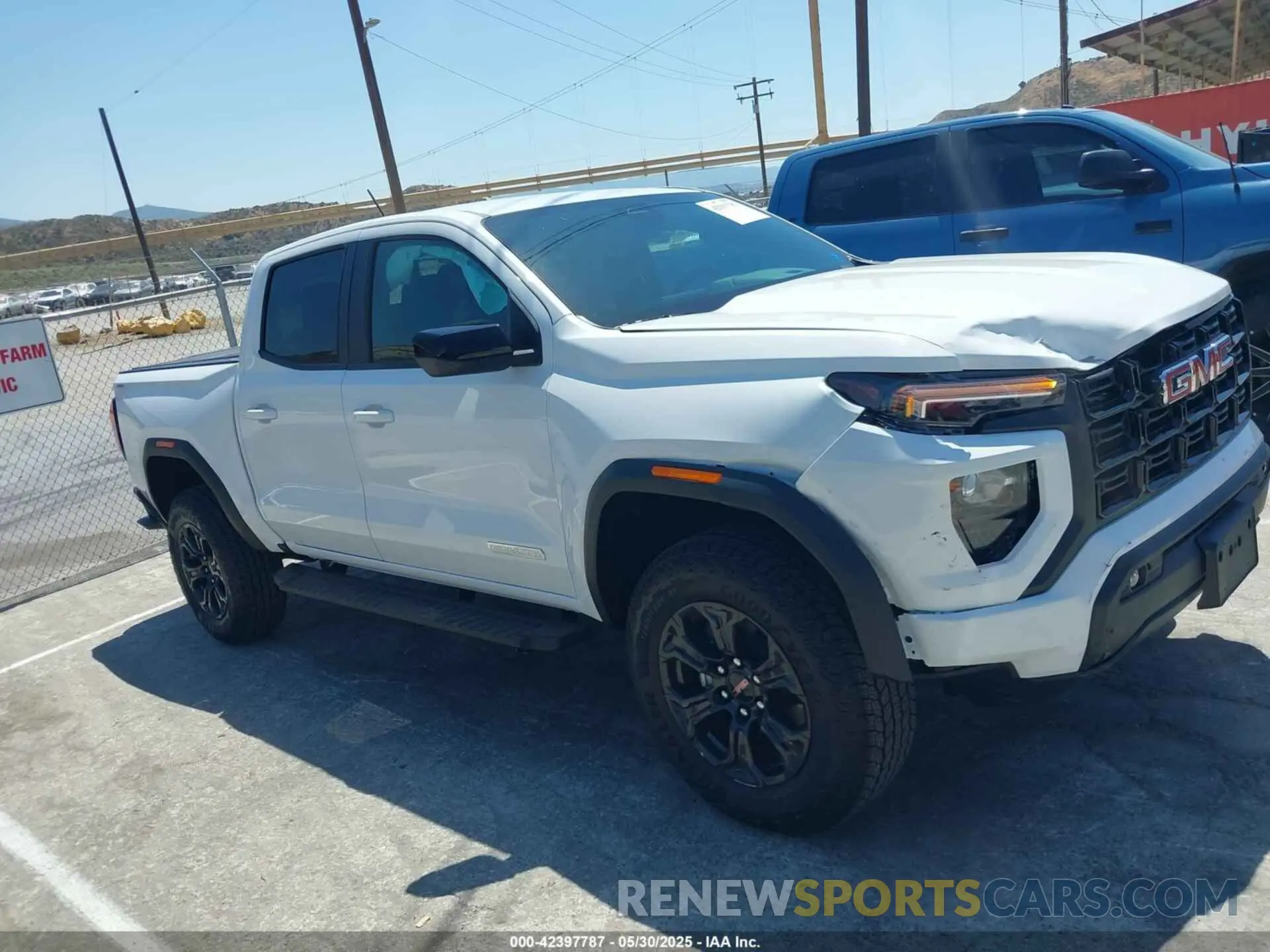 13 Photograph of a damaged car 1GTP2BEK5S1137012 GMC CANYON 2025