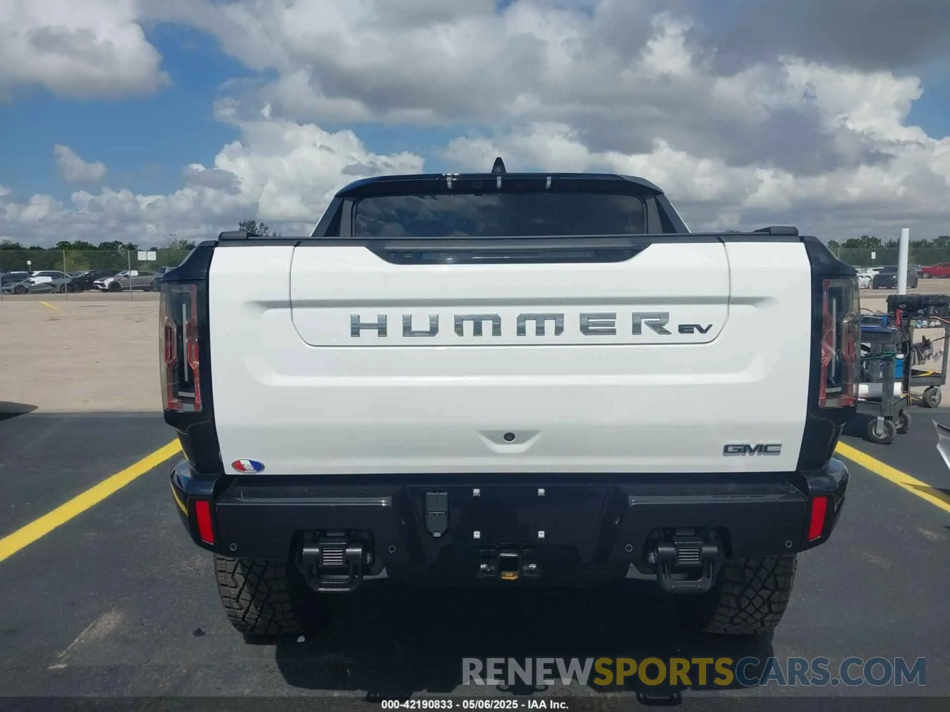 16 Photograph of a damaged car 1GT40FDA2NU101127 GMC HUMMER EV PICKUP 2022