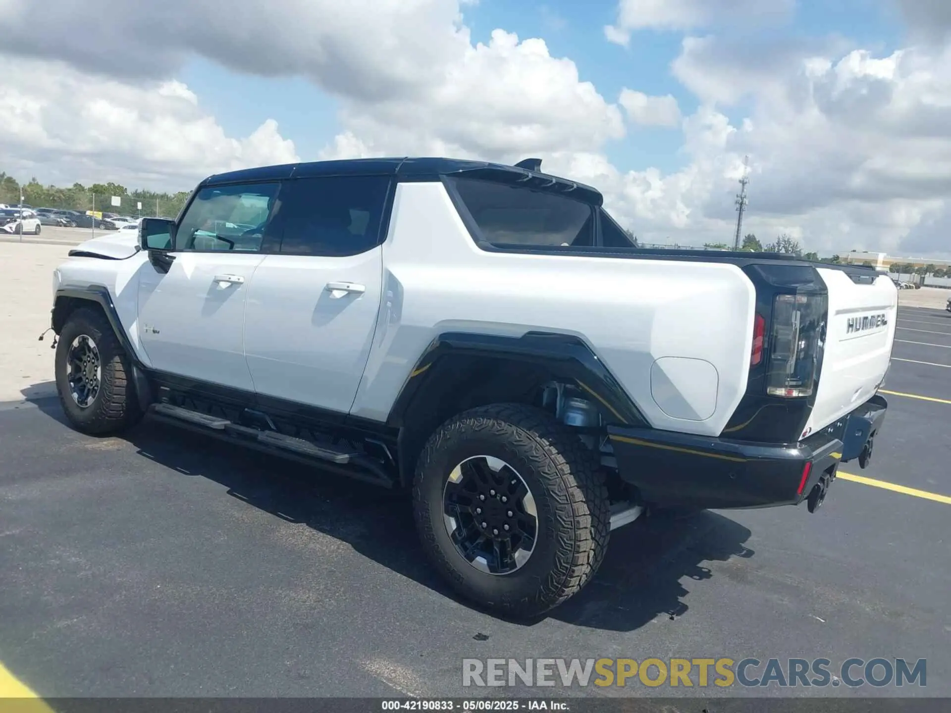 3 Photograph of a damaged car 1GT40FDA2NU101127 GMC HUMMER EV PICKUP 2022