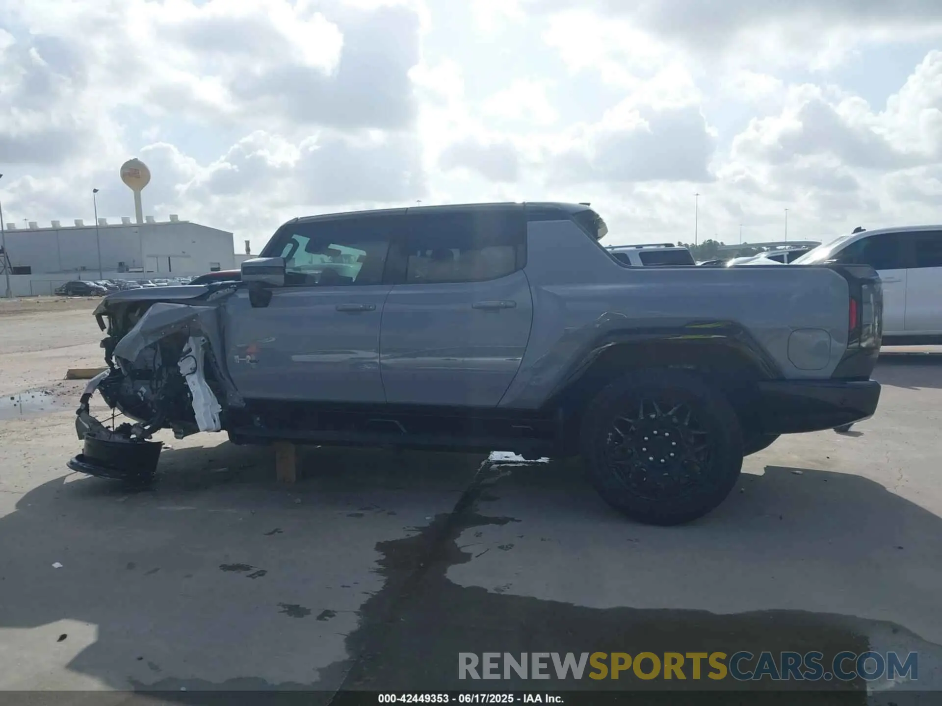 14 Photograph of a damaged car 1GT10BDD6RU111638 GMC HUMMER EV PICKUP 2024