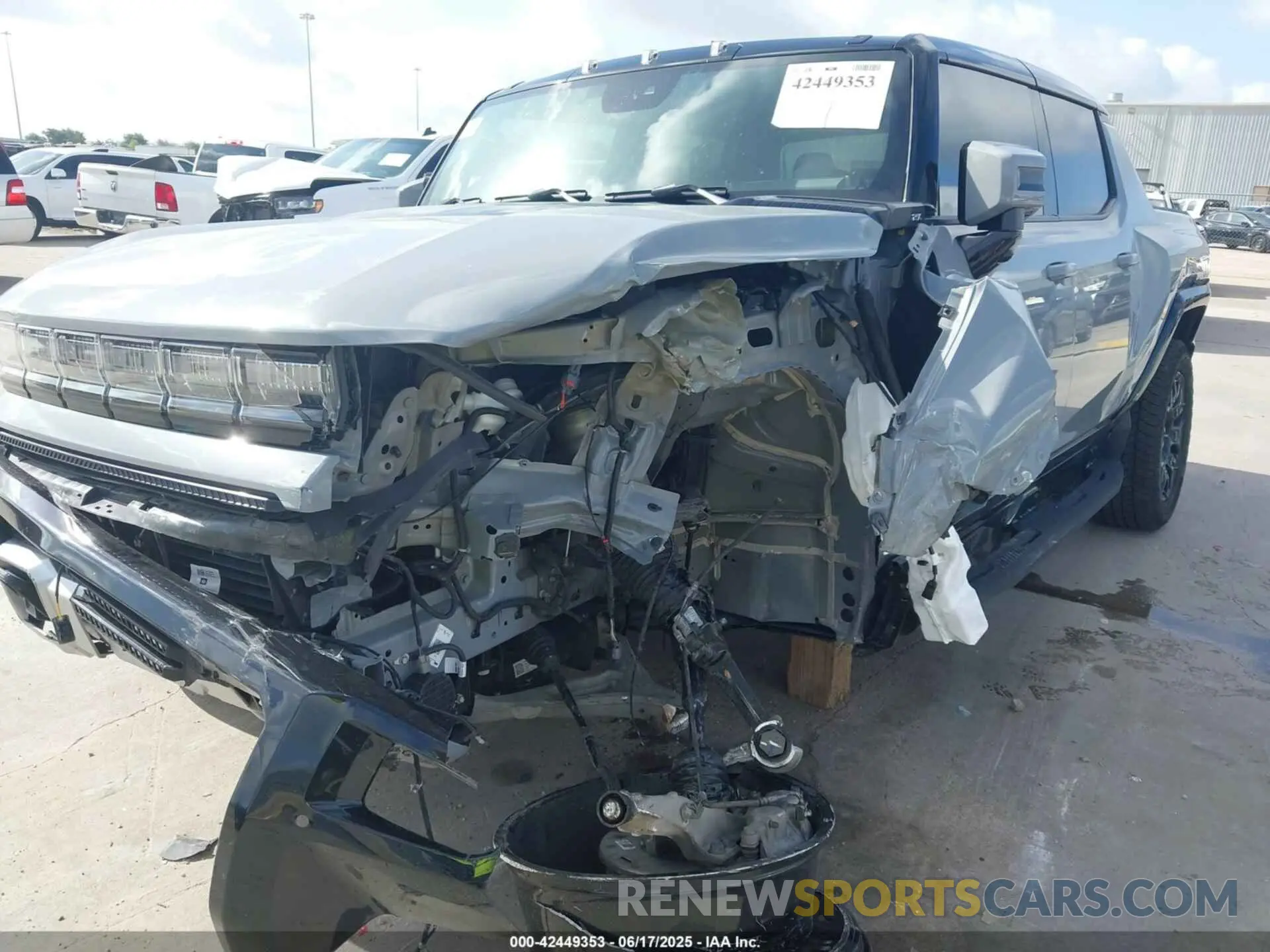 6 Photograph of a damaged car 1GT10BDD6RU111638 GMC HUMMER EV PICKUP 2024