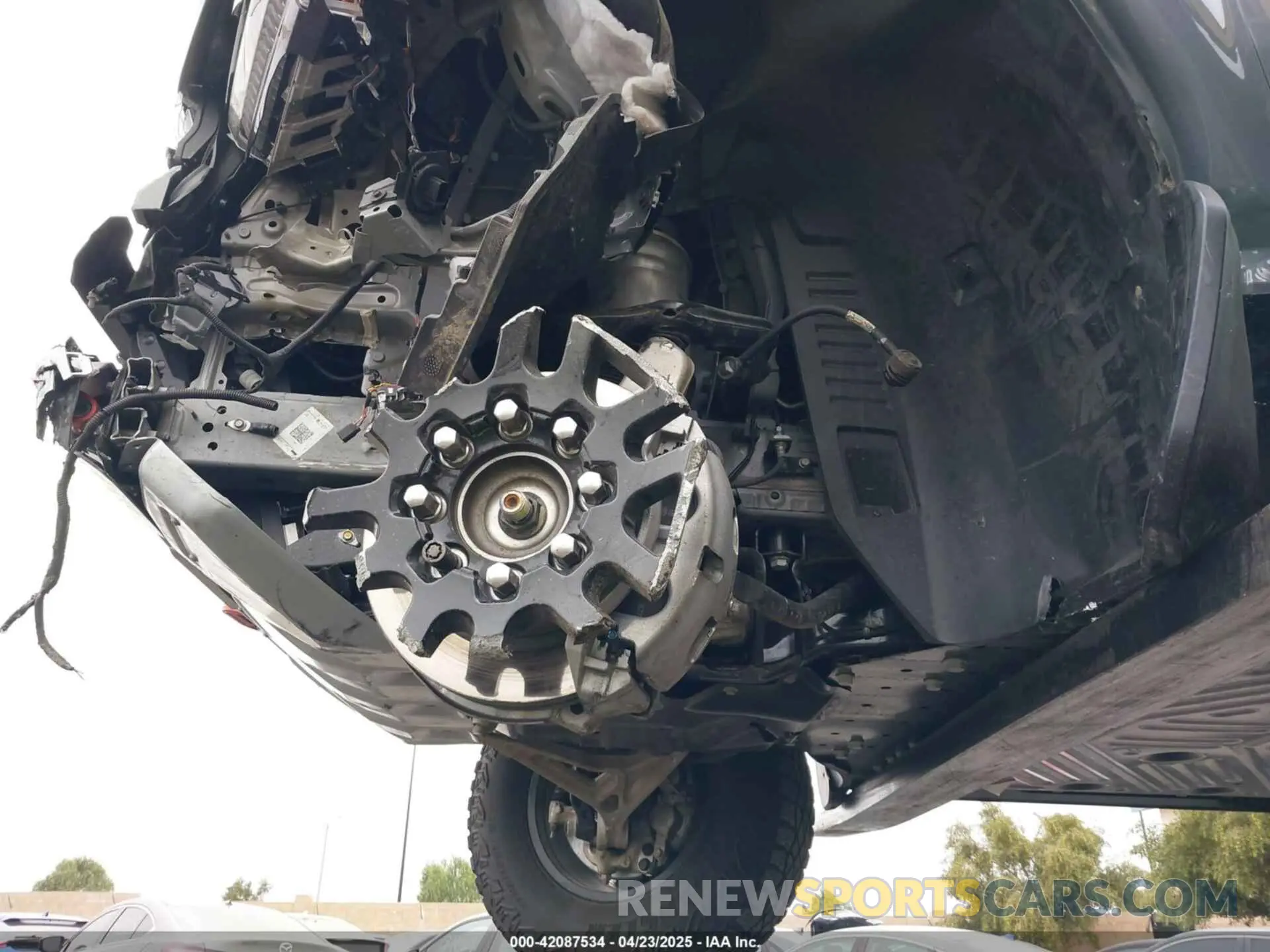24 Photograph of a damaged car 1GT10BDD7RU113205 GMC HUMMER EV PICKUP 2024