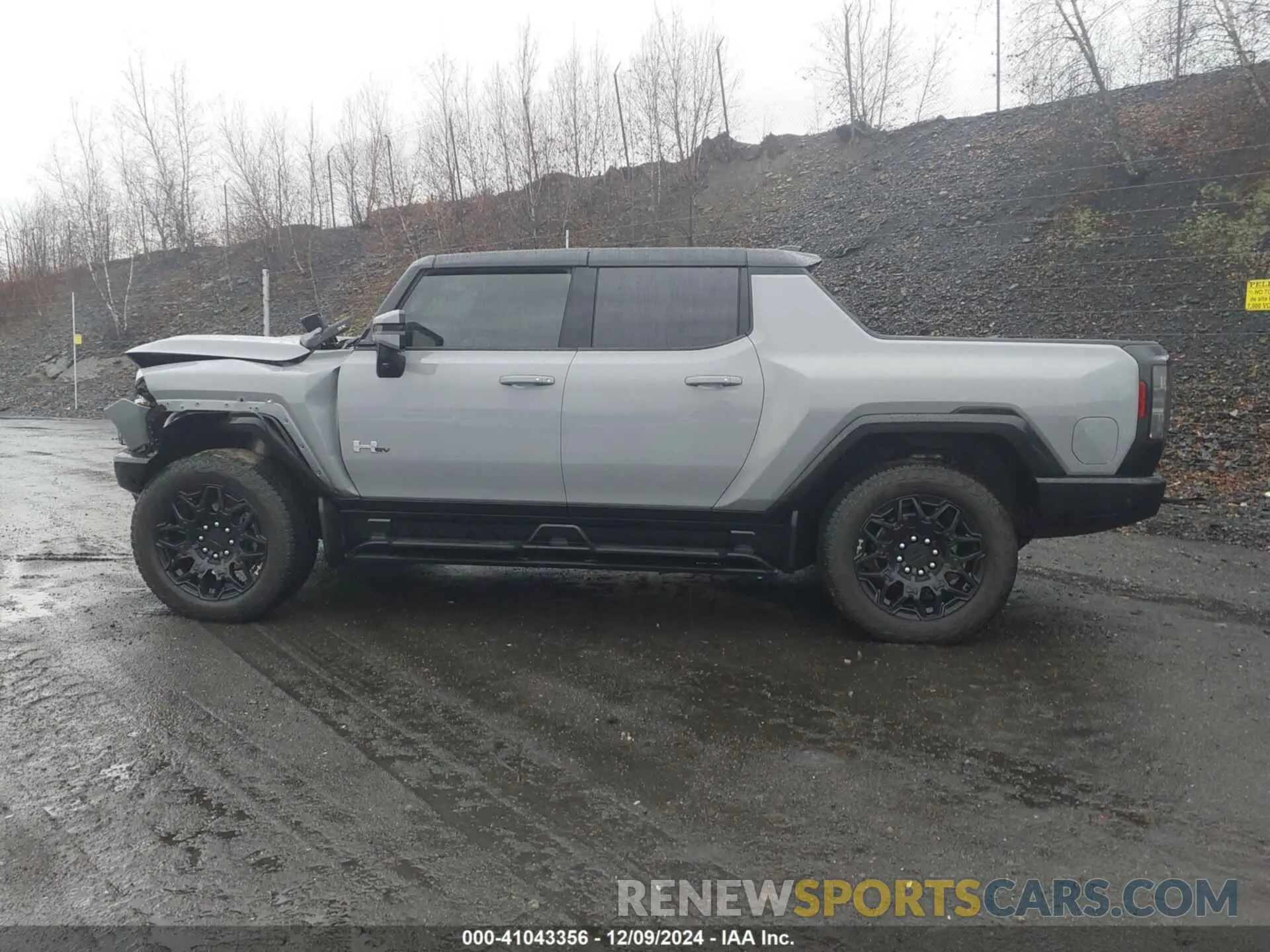 14 Photograph of a damaged car 1GT10DDB2RU113025 GMC HUMMER EV PICKUP 2024