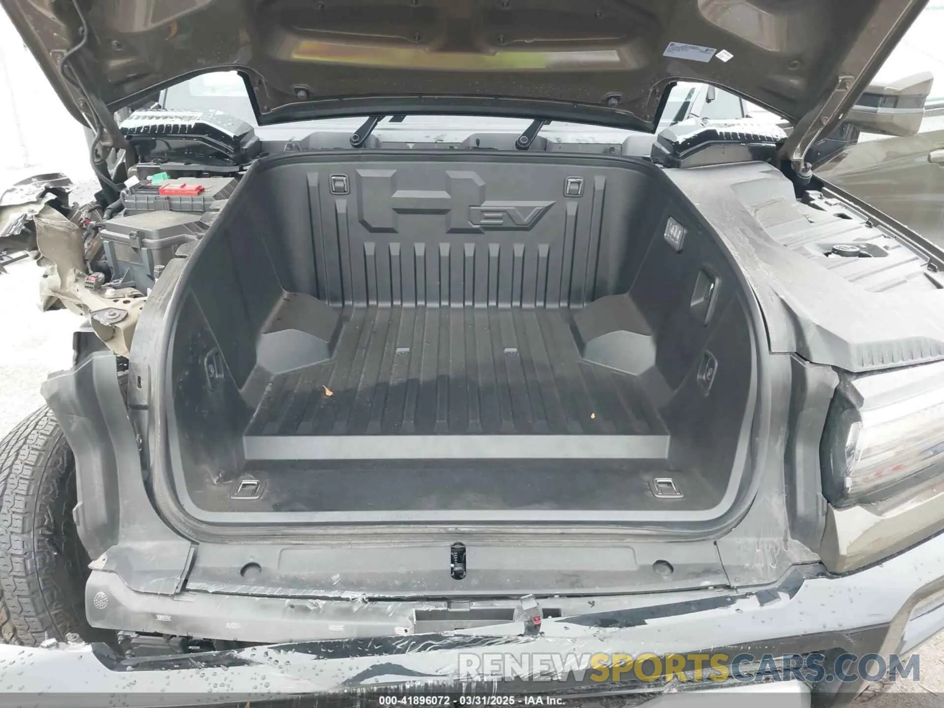 10 Photograph of a damaged car 1GT10DDB2RU113168 GMC HUMMER EV PICKUP 2024