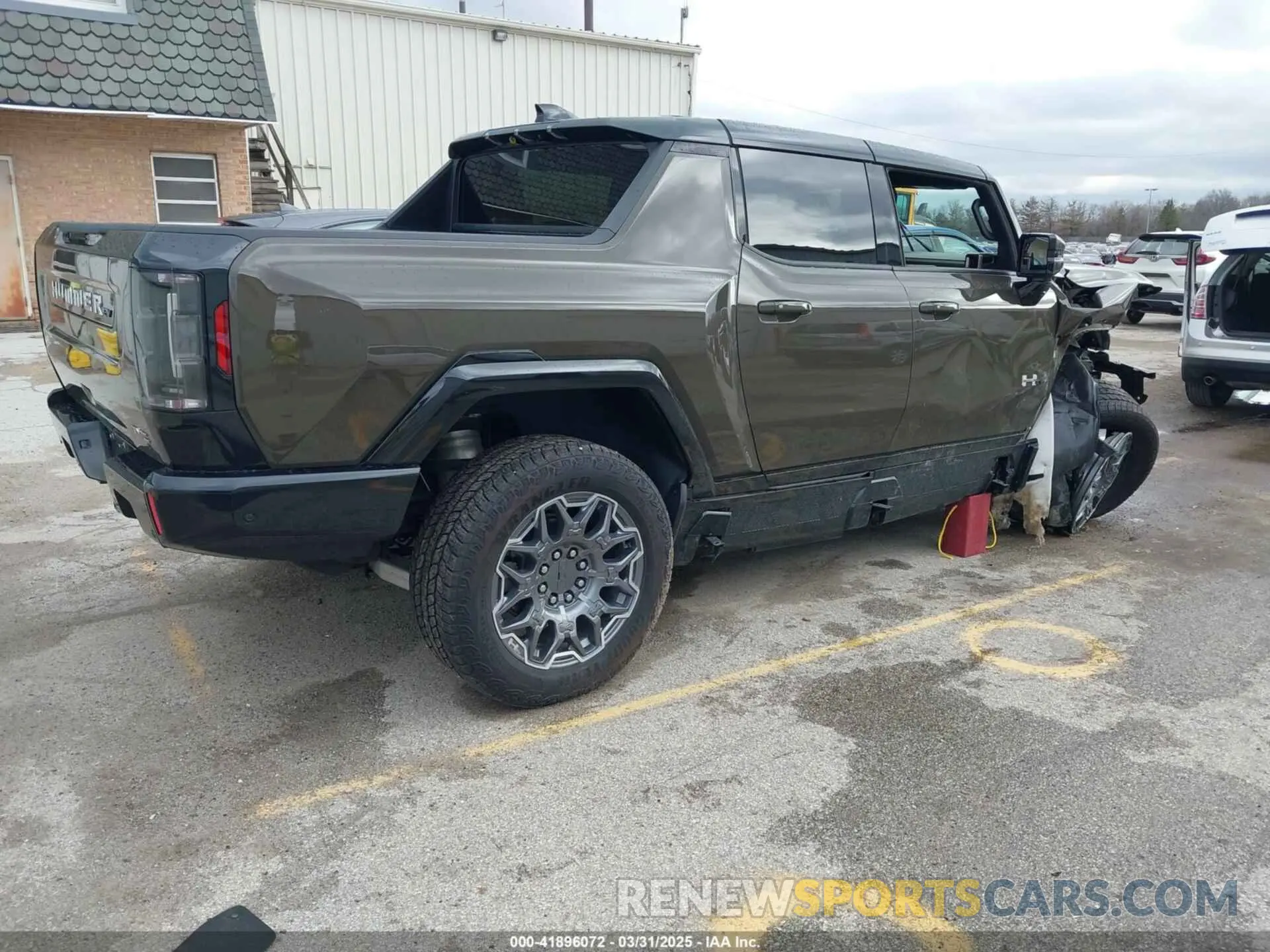 4 Photograph of a damaged car 1GT10DDB2RU113168 GMC HUMMER EV PICKUP 2024