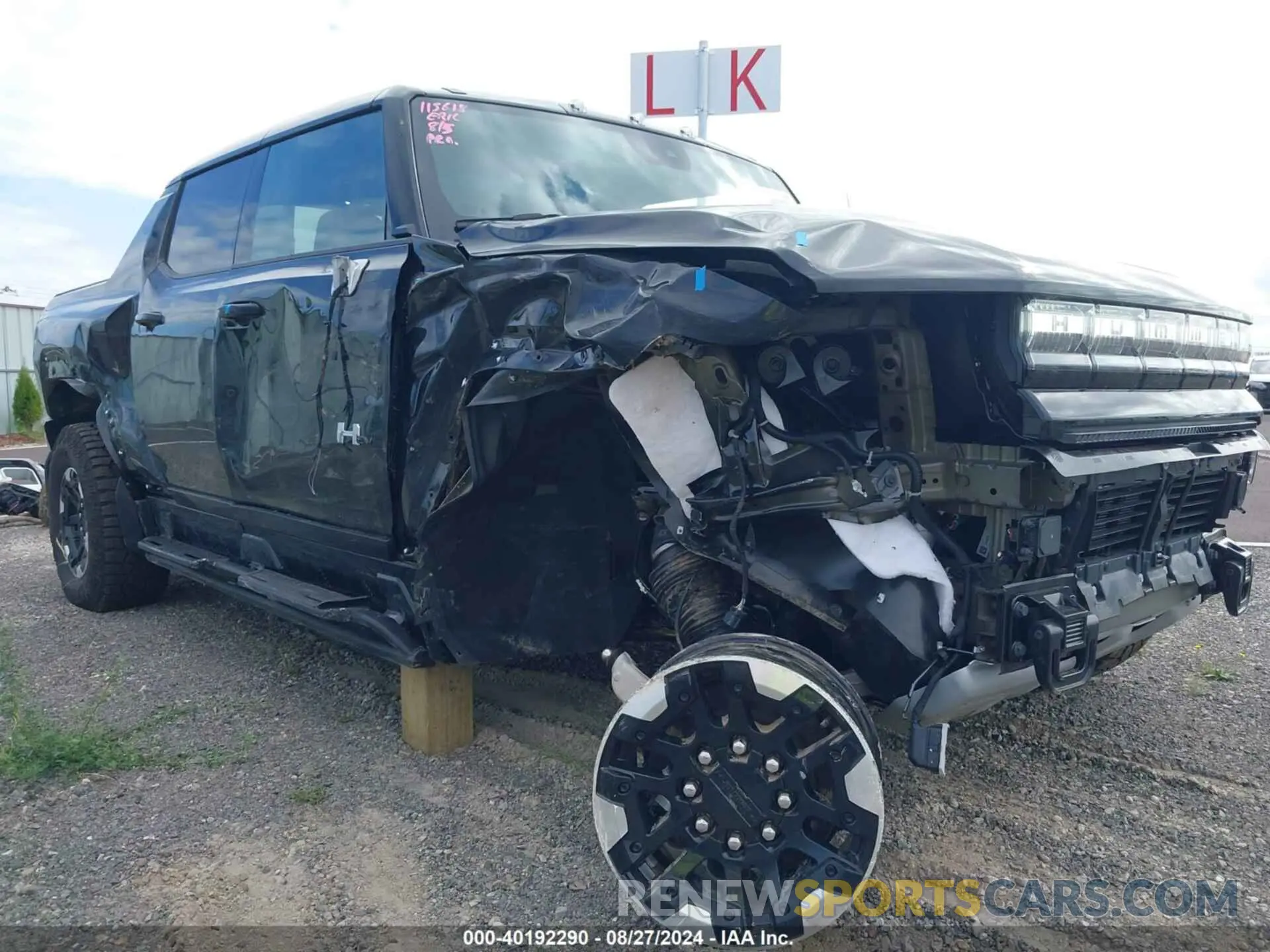 11 Photograph of a damaged car 1GT40DDA3RU108940 GMC HUMMER EV PICKUP 2024