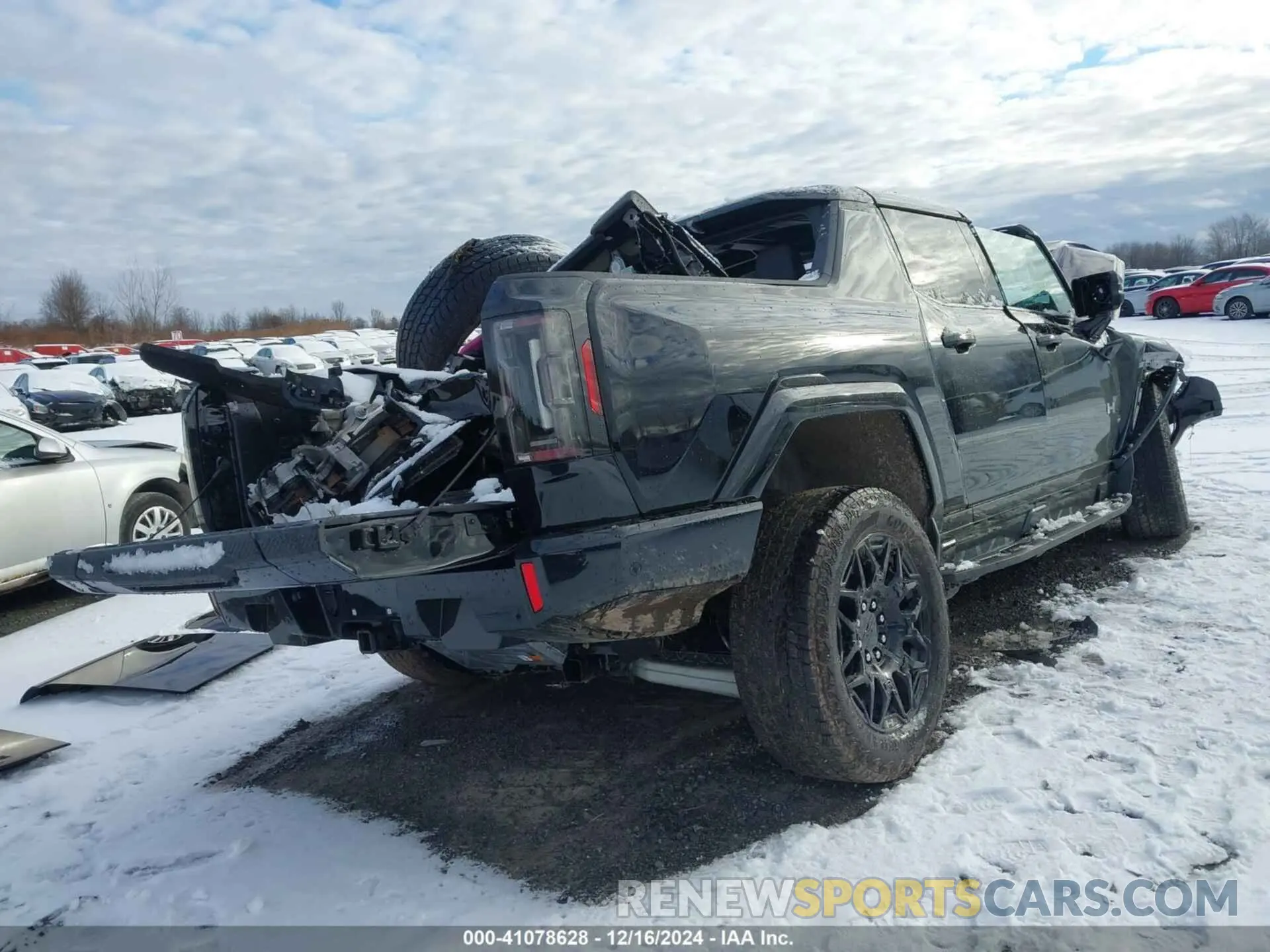 4 Photograph of a damaged car 1GT40BDD3SU109669 GMC HUMMER EV PICKUP 2025