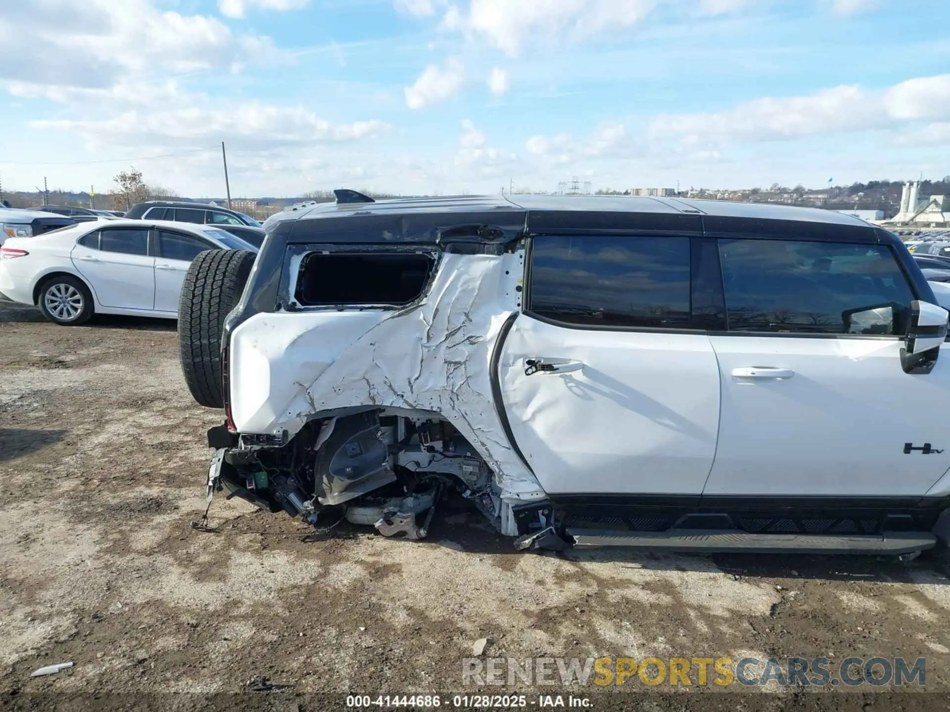 6 Photograph of a damaged car 1GKB0RDC4SU101284 GMC HUMMER EV SUV 2025