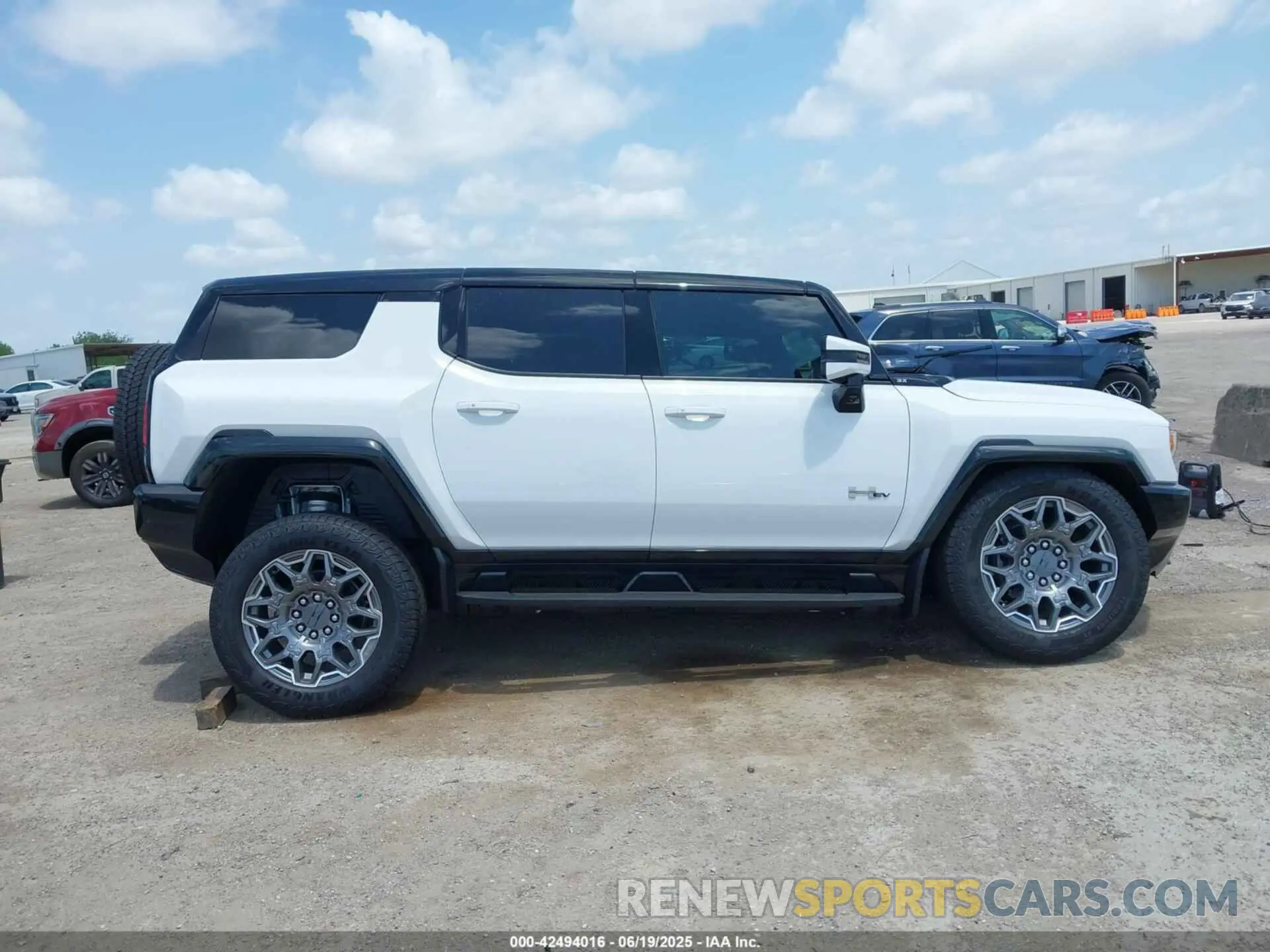 13 Photograph of a damaged car 1GKT0RDC0SU115946 GMC HUMMER EV SUV 2025