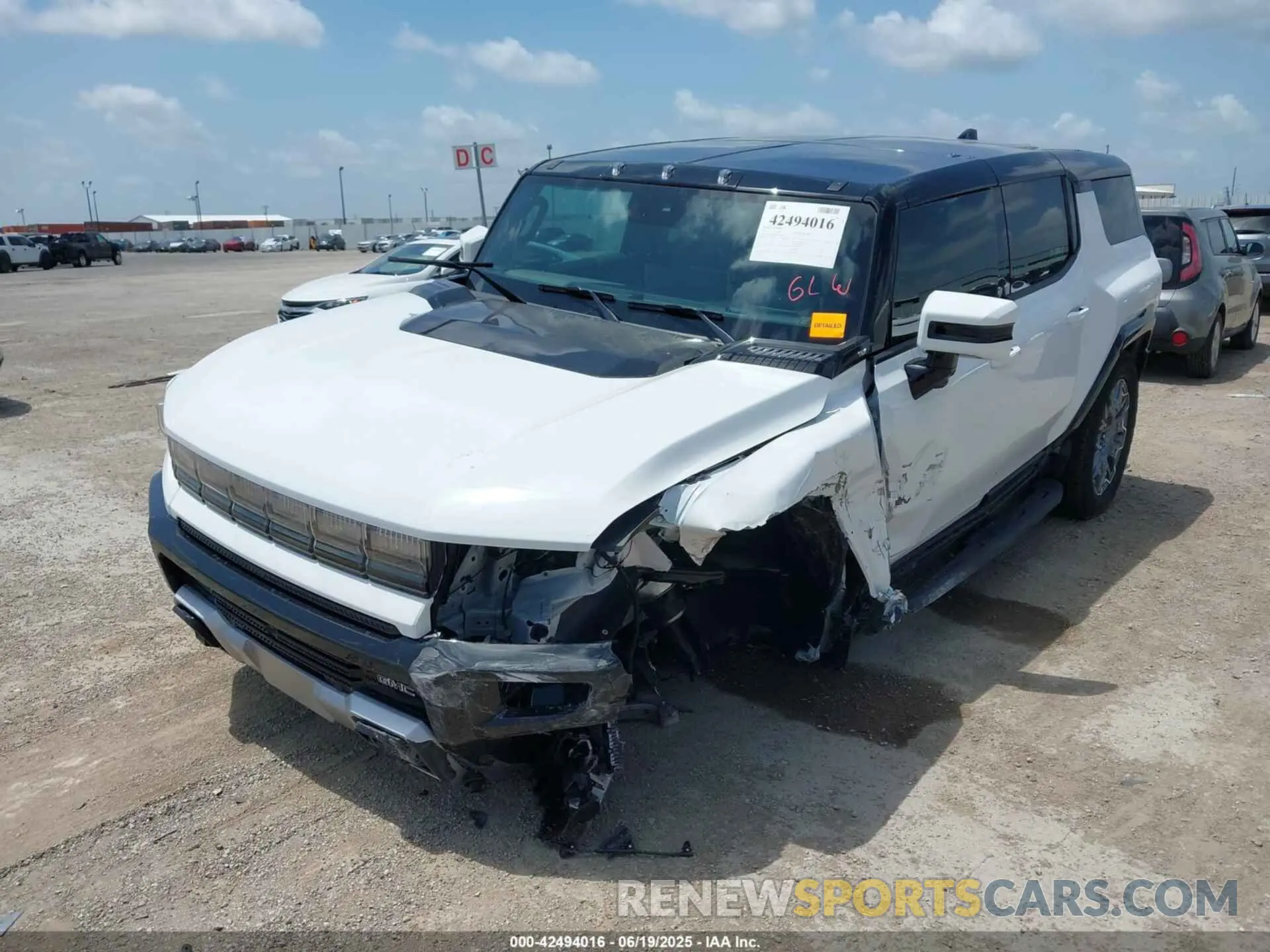2 Photograph of a damaged car 1GKT0RDC0SU115946 GMC HUMMER EV SUV 2025