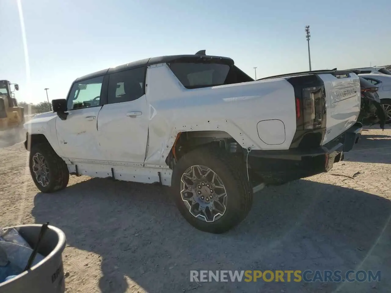 2 Photograph of a damaged car 1GT10DDB1SU103382 GMC HUMMER PIC 2025