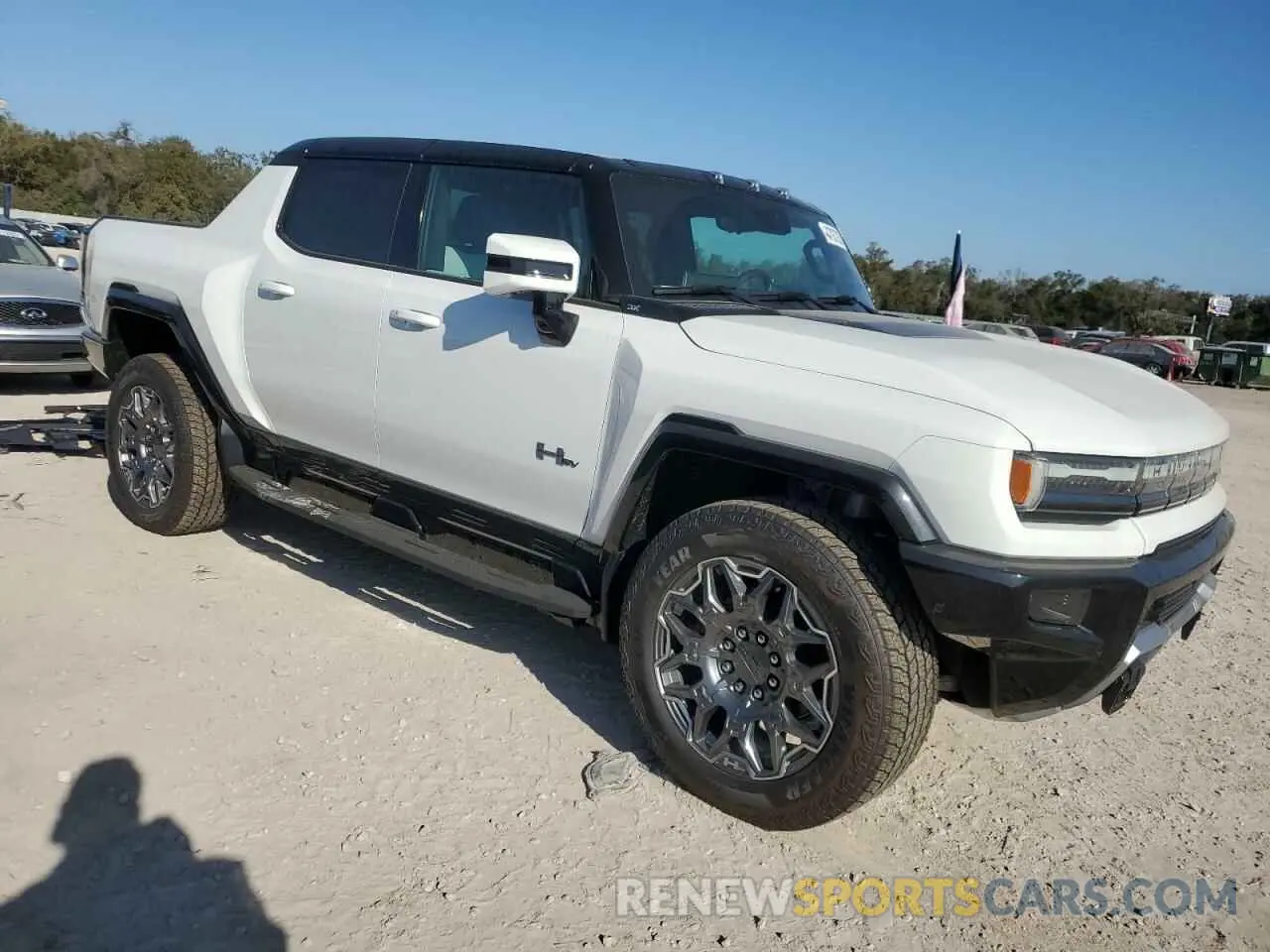 4 Photograph of a damaged car 1GT10DDB1SU103382 GMC HUMMER PIC 2025