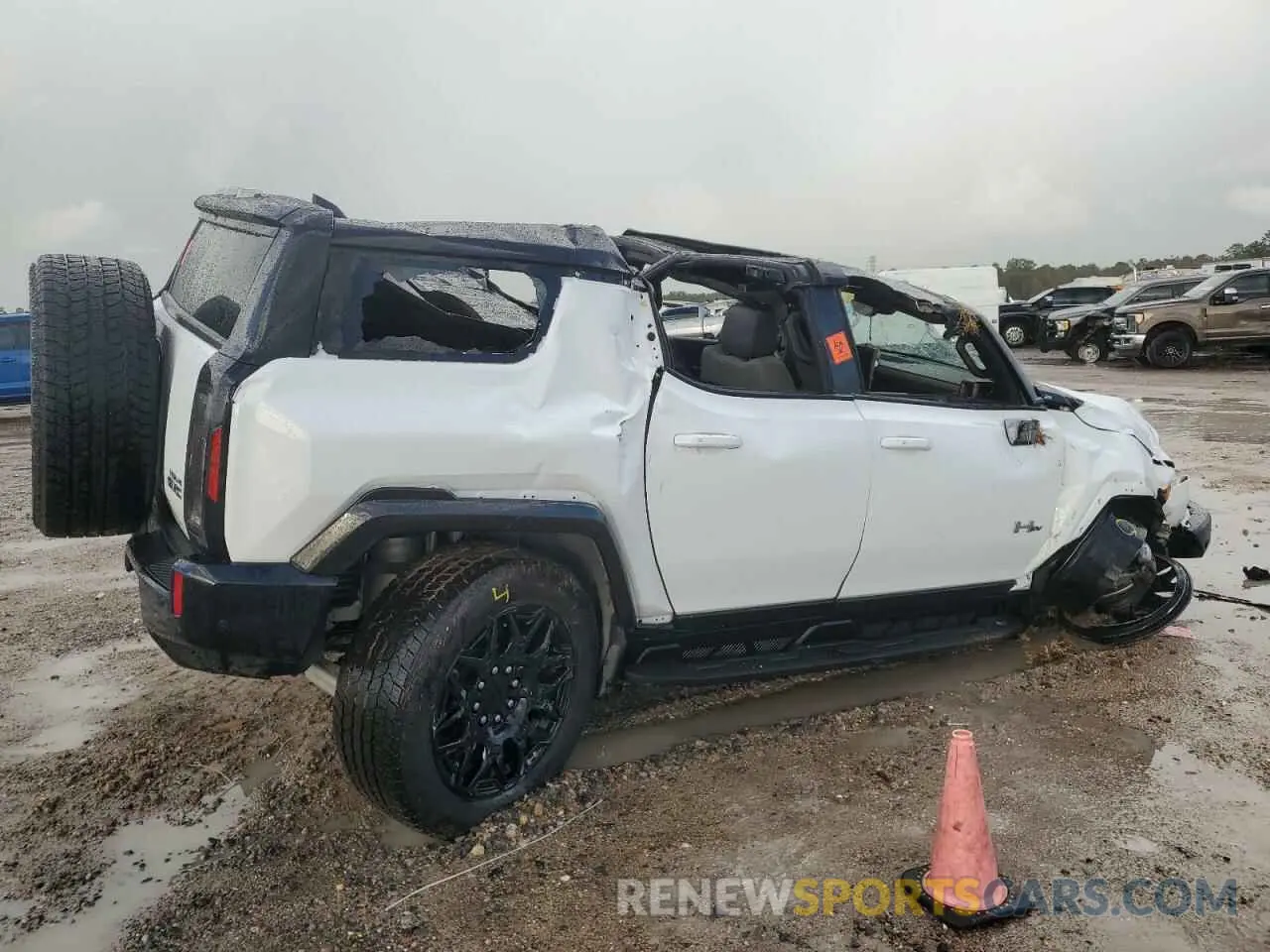 3 Photograph of a damaged car 1GKB0NDE5RU104280 GMC HUMMER SUV 2024