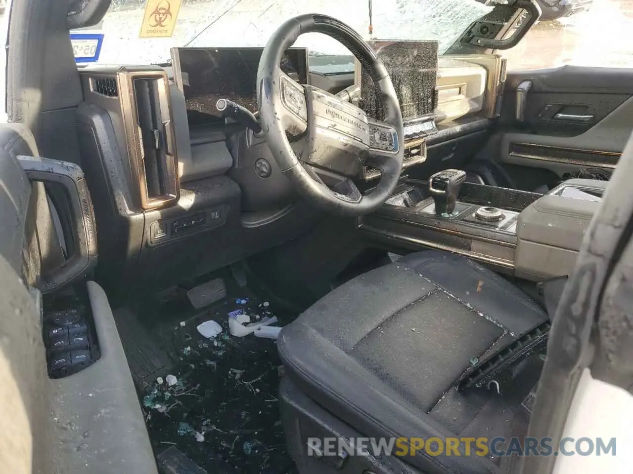8 Photograph of a damaged car 1GKB0NDE5RU104280 GMC HUMMER SUV 2024