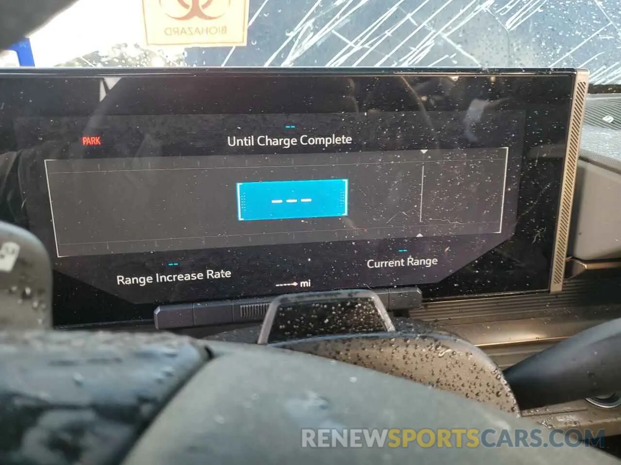 9 Photograph of a damaged car 1GKB0NDE5RU104280 GMC HUMMER SUV 2024