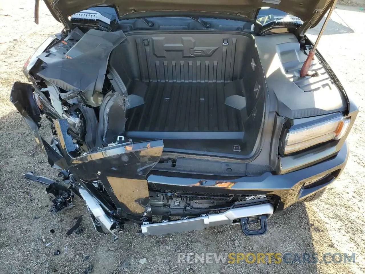 14 Photograph of a damaged car 1GKB0NDE5RU105798 GMC HUMMER SUV 2024