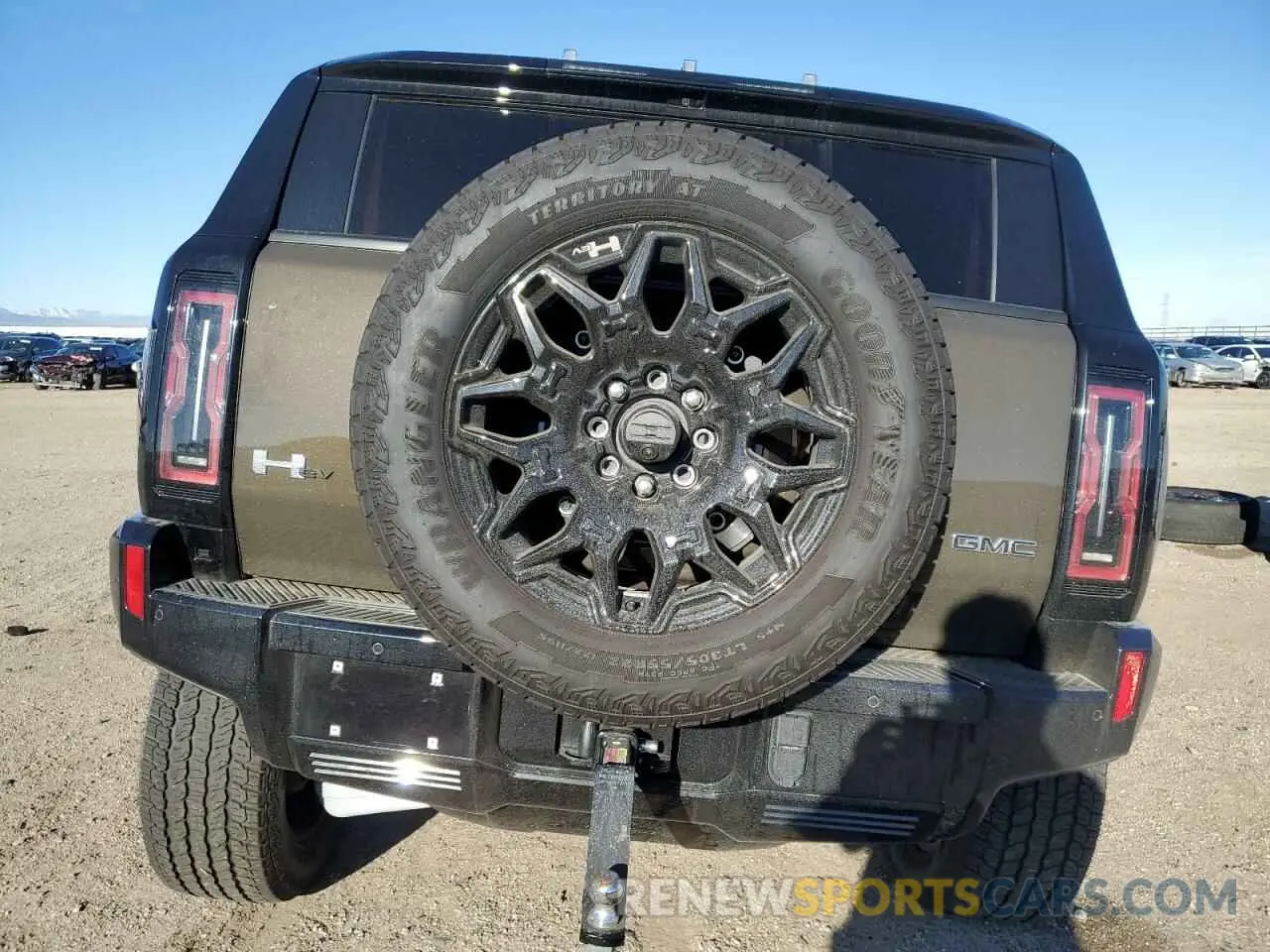 6 Photograph of a damaged car 1GKB0NDE5RU105798 GMC HUMMER SUV 2024