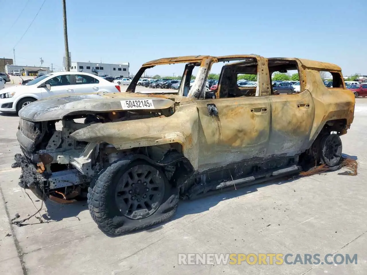 1 Photograph of a damaged car 1GKB0NDE6RU104451 GMC HUMMER SUV 2024