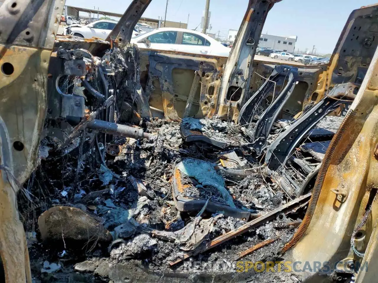 7 Photograph of a damaged car 1GKB0NDE6RU104451 GMC HUMMER SUV 2024