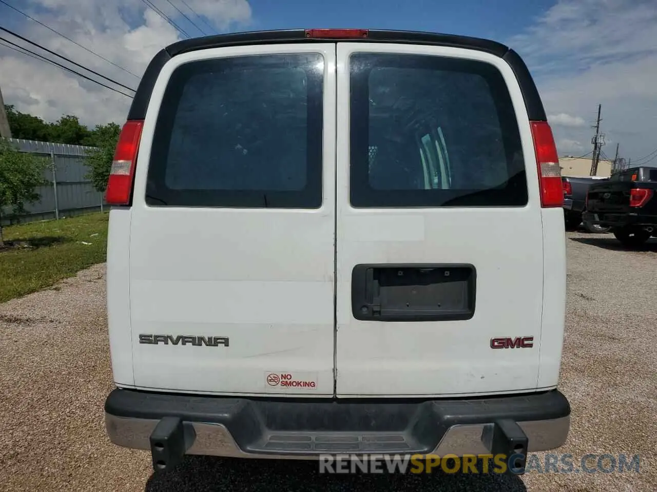 6 Photograph of a damaged car 1GTW7AFGXK1216533 GMC SAVANA 2019