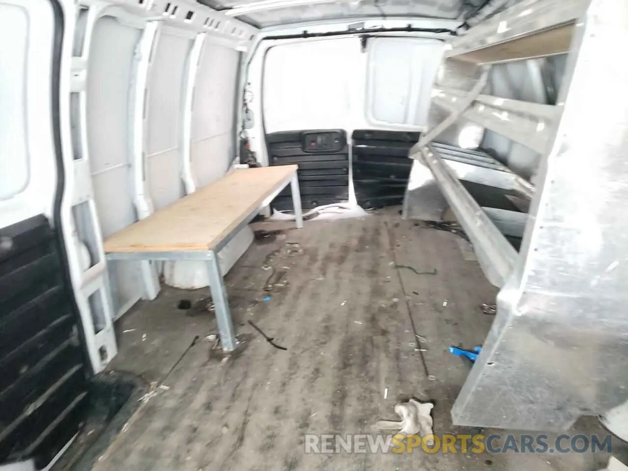 10 Photograph of a damaged car 1GTW7BFP0K1340395 GMC SAVANA 2019