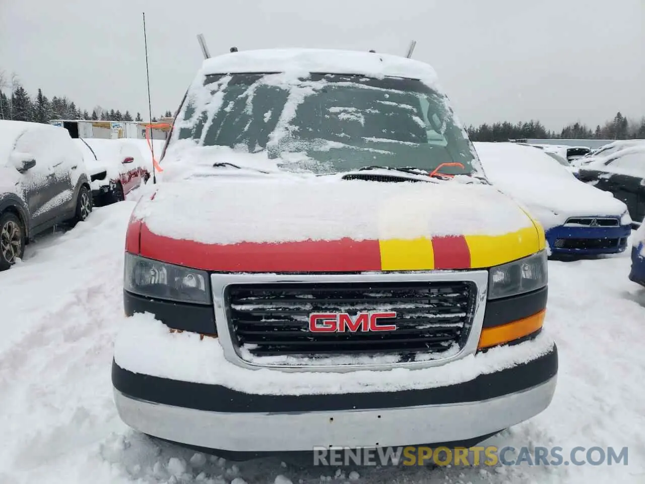 5 Photograph of a damaged car 1GTW7BFP0K1340395 GMC SAVANA 2019