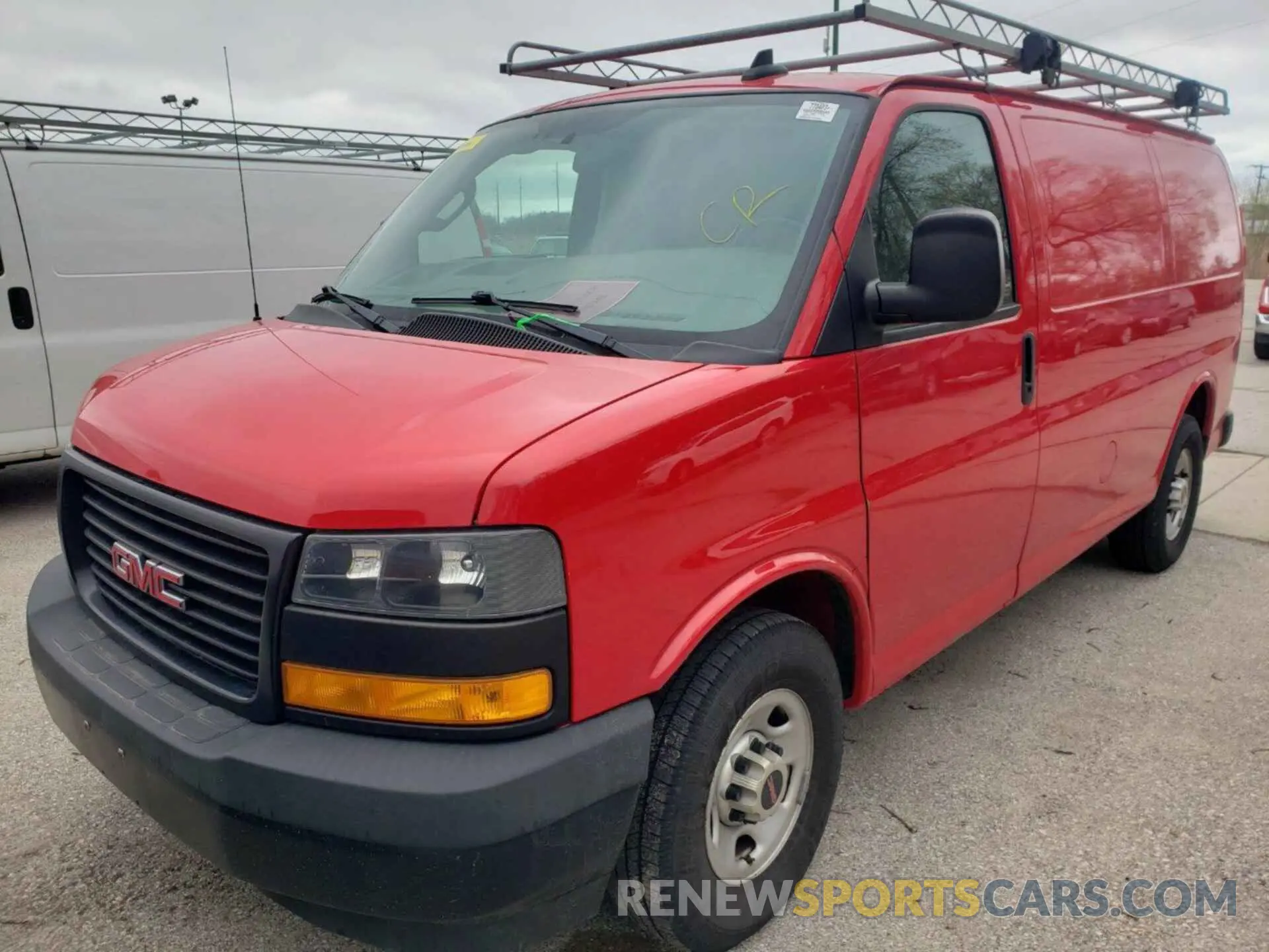 2 Photograph of a damaged car 1GTZ7GFP4K1336490 GMC SAVANA 2019