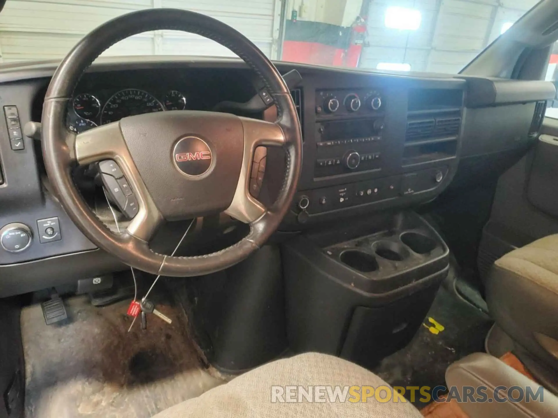 28 Photograph of a damaged car 1GTZ7GFP4K1336490 GMC SAVANA 2019