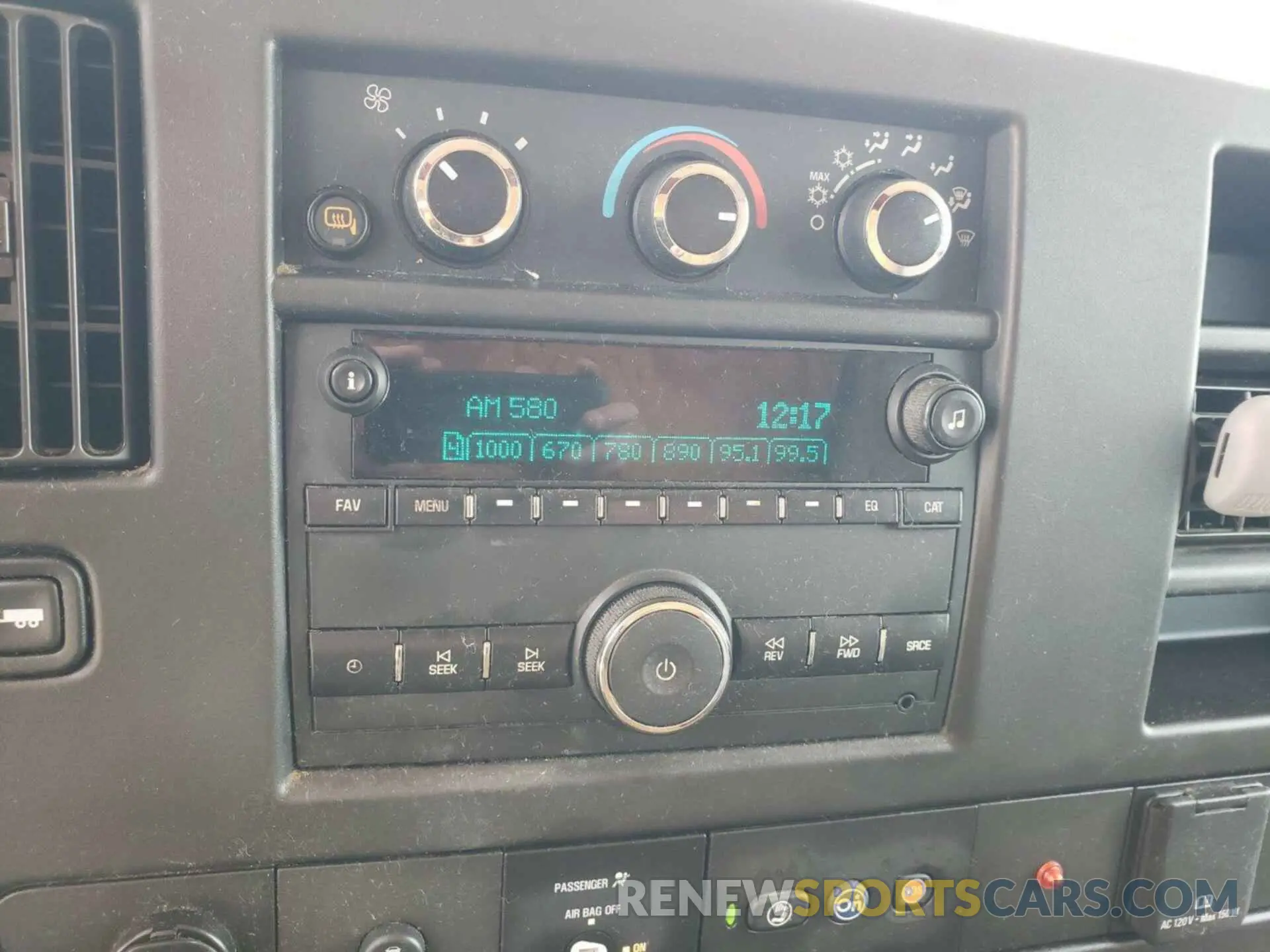 24 Photograph of a damaged car 1GTZ7GFP7K1335639 GMC SAVANA 2019